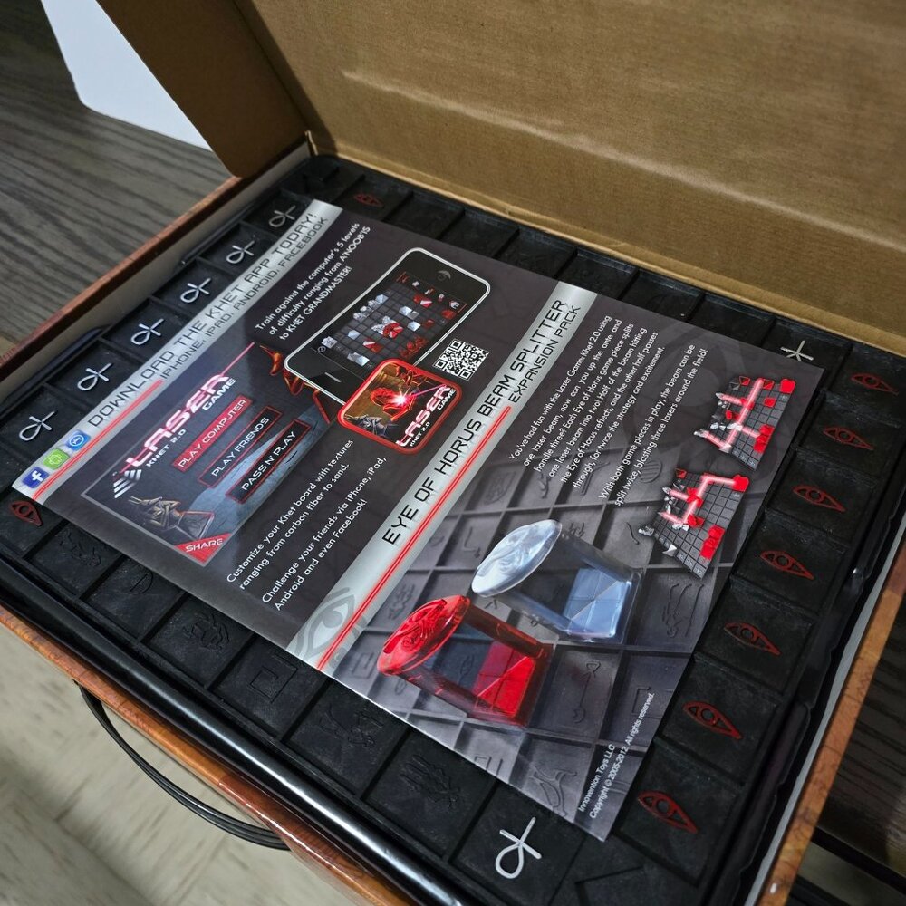 Laser Khet 2.0 Board Game Strategy Mensa Toy of the Year 100% Complete Working - Picture 3 of 7